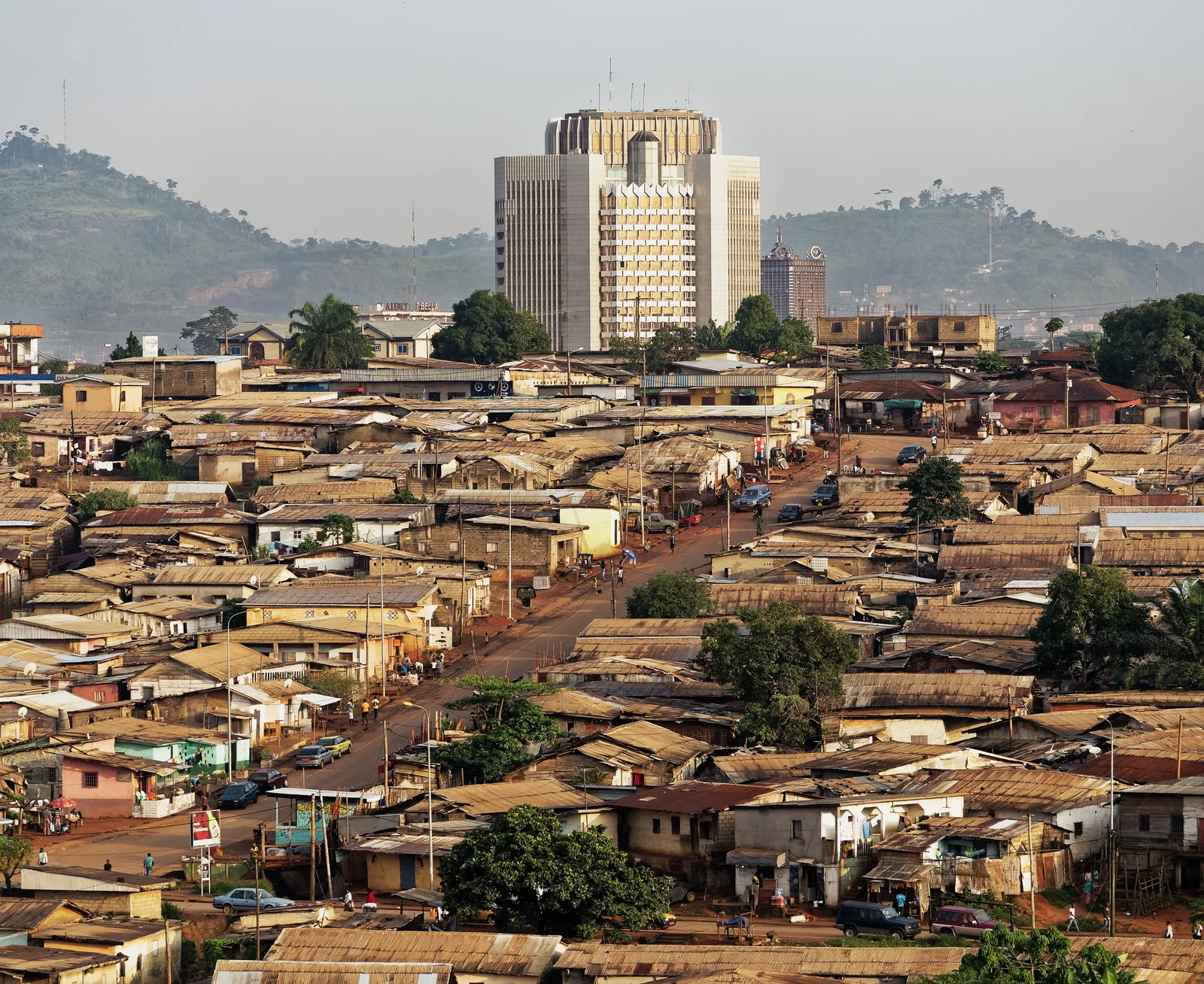 Urban neighbourhood around BEAC in Yaoundé, 2015. Context photograph.