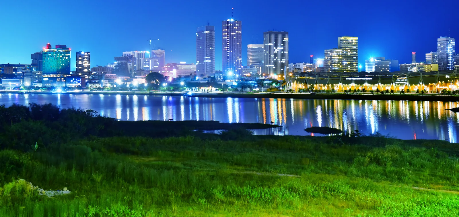 Le Plateau depuis le pont ADO à Abidjan, 2026. Photographie de contexte.